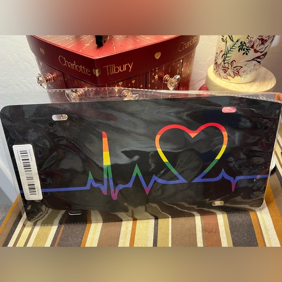 no brand Other - Rainbow Pride Heartbeat License Plate